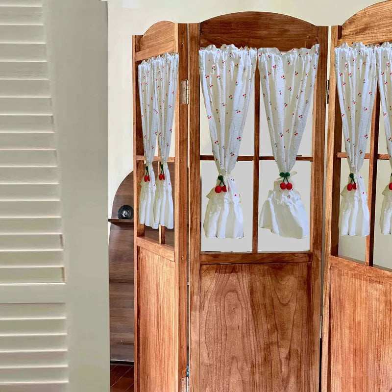 Paravent pliant bois massif style campagne à fenêtres, pour une chambre